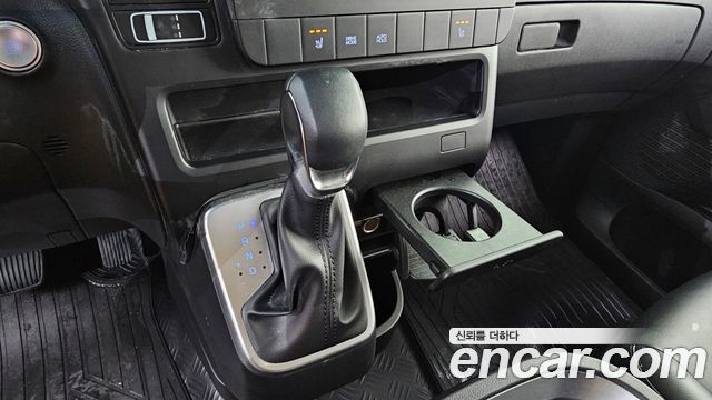 Hyundai Staria Cargo 5-Seater Modern 2022 — фото 9