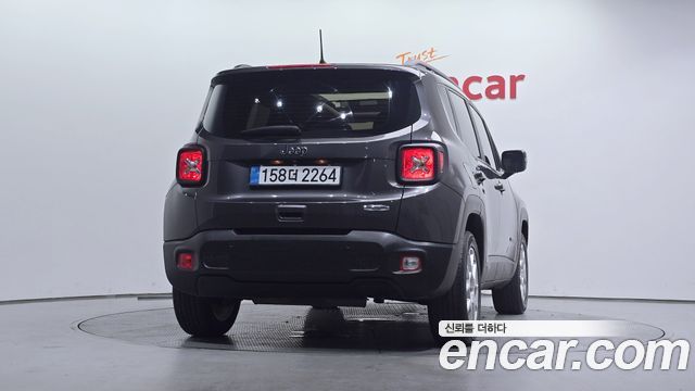 Jeep Renegade 2.4 Longitude 2019 — фото 4