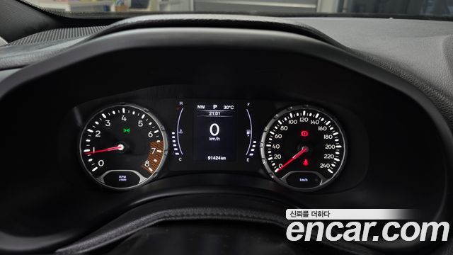 Jeep Renegade 2.4 Longitude 2019 — фото 8
