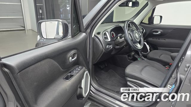 Jeep Renegade 2.4 Longitude 2019 — фото 10