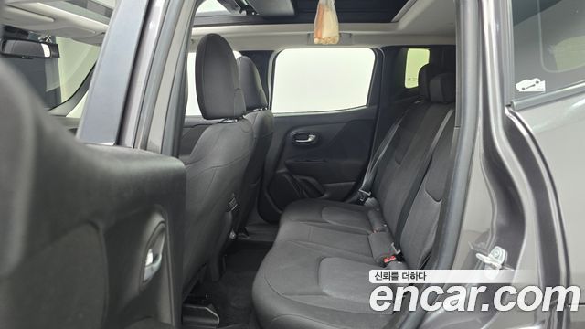 Jeep Renegade 2.4 Longitude 2019 — фото 12