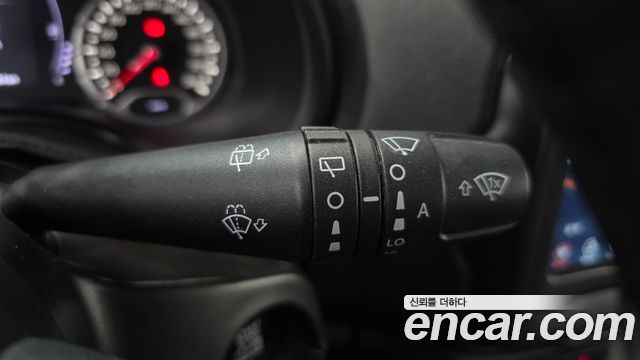 Jeep Renegade 2.4 Longitude 2019 — фото 18