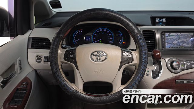 Toyota Sienna 3.5 AWD 2014 — фото 12