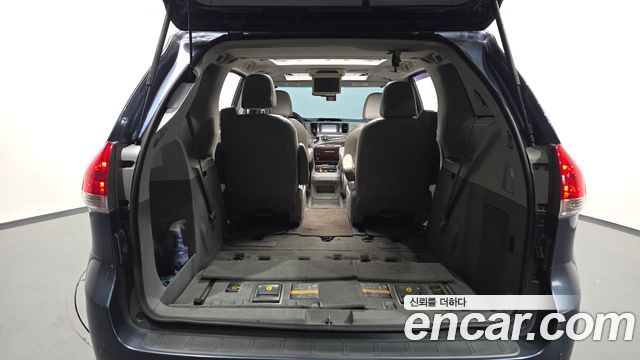 Toyota Sienna 3.5 AWD 2014 — фото 20