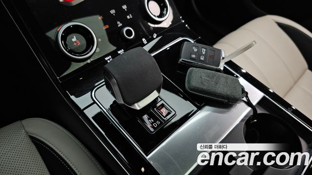 Land Rover Range Rover Velar 2.0 P250 LE 2023 — фото 9