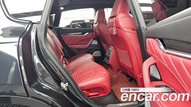 Maserati Levante 3.8 GTS AWD 2019 — фото 12