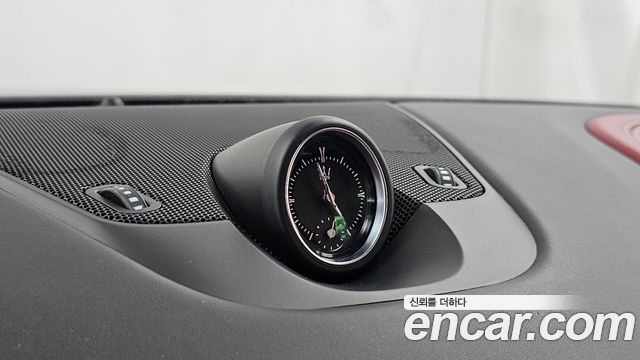 Maserati Levante 3.8 GTS AWD 2019 — фото 18