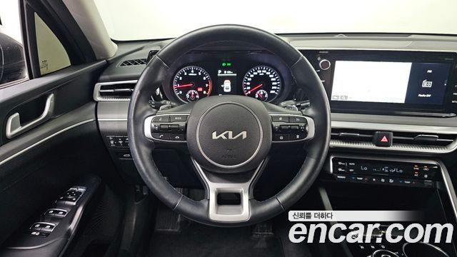 Kia K5 (III) 2.0 Prestige 2023 — фото 13