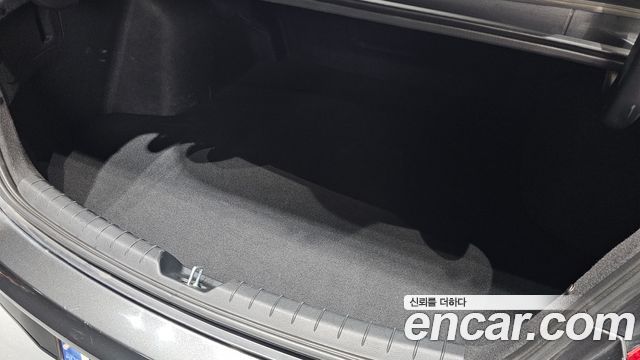Kia K5 (III) 2.0 Prestige 2023 — фото 17