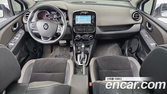 Renault Korea Clio Intens Panoramic 2019 — фото 7