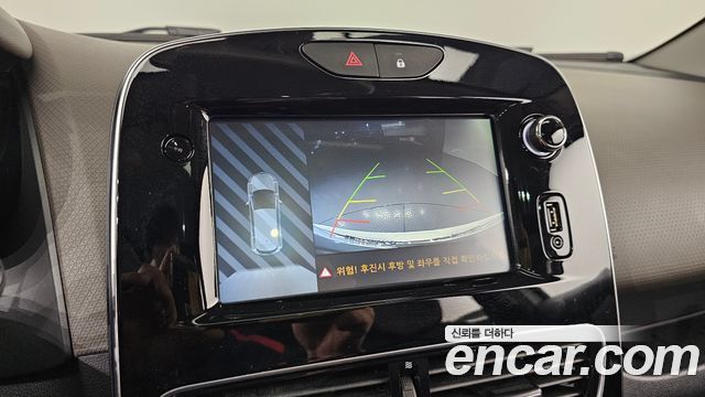 Renault Korea Clio Intens Panoramic 2019 — фото 20