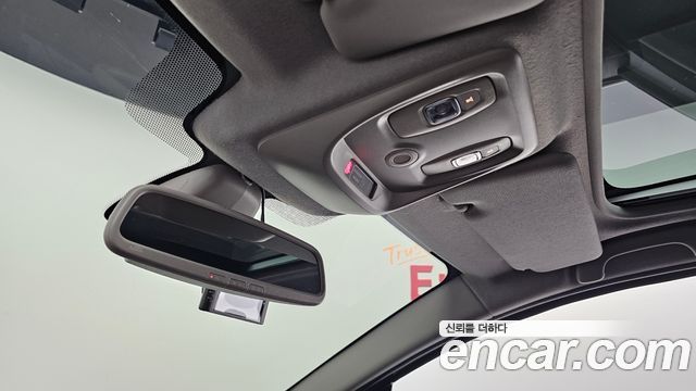 Renault Korea Clio Intens Panoramic 2019 — фото 22