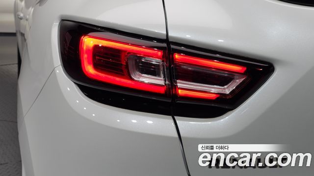 Renault Korea Clio Intens Panoramic 2019 — фото 29