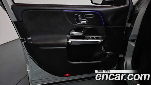 Mercedes-Benz GLB-Class (X247) AMG GLB35 4MATIC 2021 — фото 24