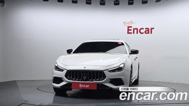 Maserati Ghibli 3.0S Q4 GranSport 3rd 2019 — фото 3