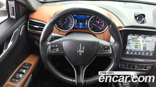 Maserati Ghibli 3.0S Q4 GranSport 3rd 2019 — фото 13