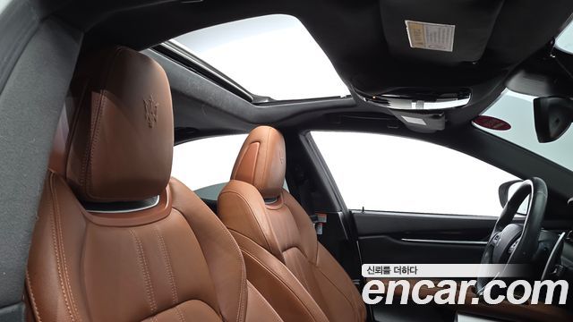 Maserati Ghibli 3.0S Q4 GranSport 3rd 2019 — фото 19