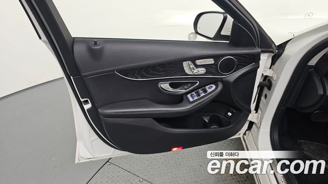Mercedes-Benz C-Class (W205) C220 d 4MATIC Exclusive 2019 — фото 24