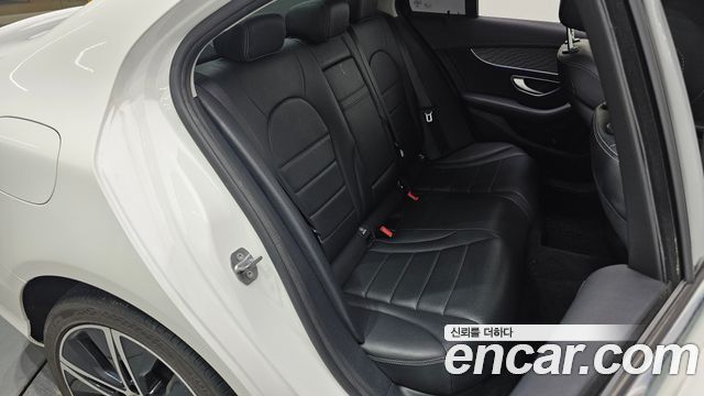 Mercedes-Benz C-Class (W205) C220 d 4MATIC Exclusive 2019 — фото 26