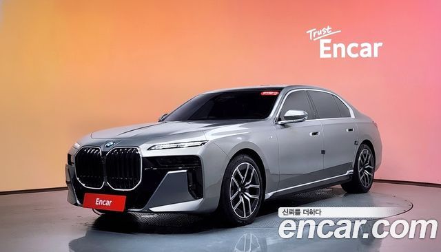 BMW 7 Series (G70) 740i xDrive M Sport 2025 — фото 1