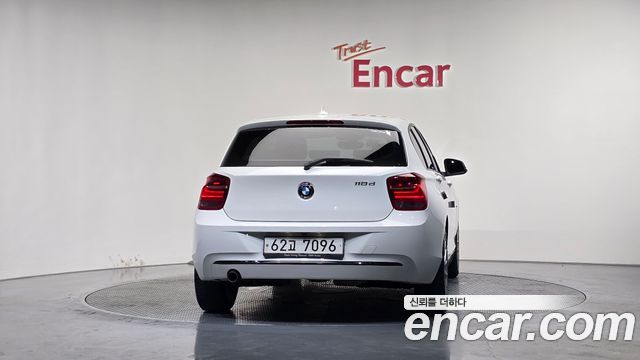 BMW 1 Series (F20) 118d Sport 5Door 2015 — фото 4
