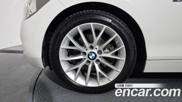 BMW 1 Series (F20) 118d Sport 5Door 2015 — фото 5
