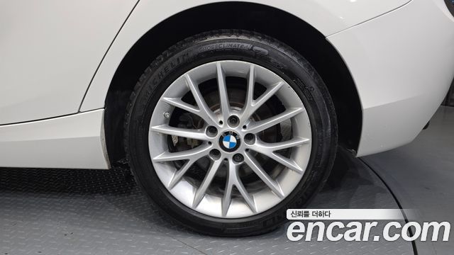 BMW 1 Series (F20) 118d Sport 5Door 2015 — фото 27