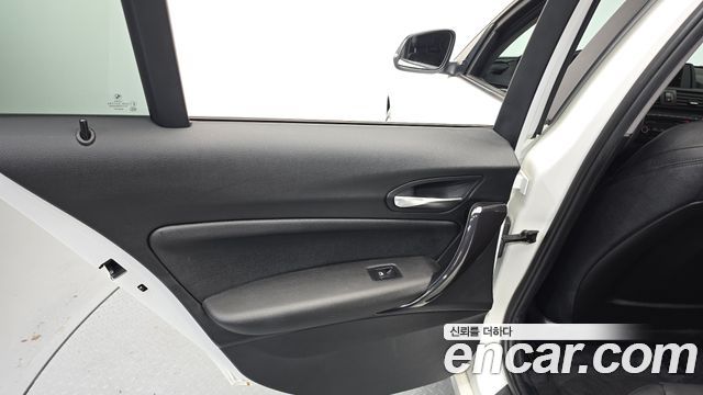 BMW 1 Series (F20) 118d Sport 5Door 2015 — фото 31