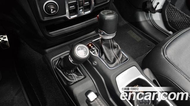 Jeep Wrangler (JL) 2.0 Overland Power Top 4Door 4xe 2022 — фото 9