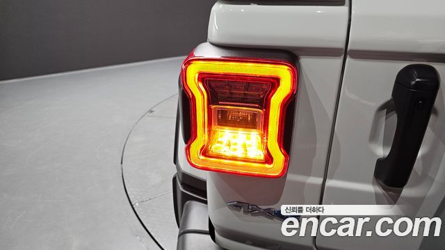 Jeep Wrangler (JL) 2.0 Overland Power Top 4Door 4xe 2022 — фото 29