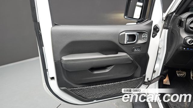Jeep Wrangler (JL) 2.0 Overland Power Top 4Door 4xe 2022 — фото 30