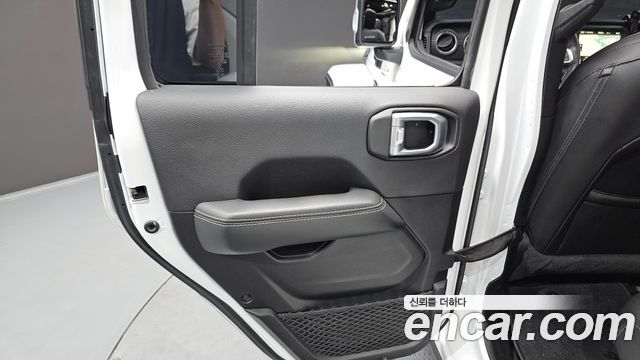 Jeep Wrangler (JL) 2.0 Overland Power Top 4Door 4xe 2022 — фото 31