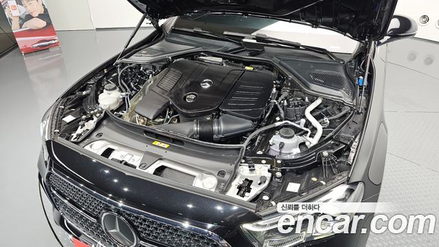 Mercedes-Benz E-Class (W214) E300 4MATIC AMG Line 2025 — фото 6