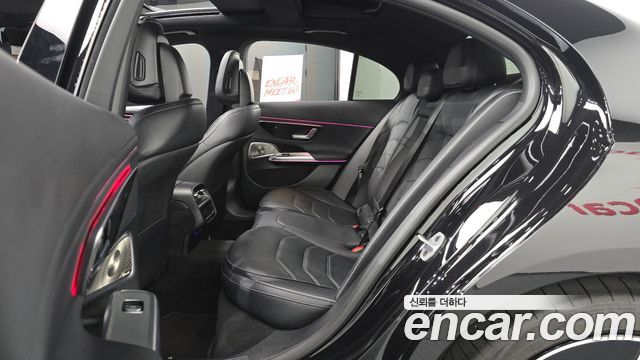Mercedes-Benz E-Class (W214) E300 4MATIC AMG Line 2025 — фото 12