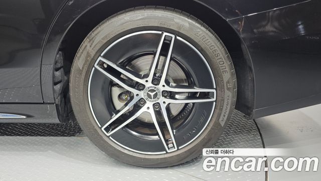 Mercedes-Benz E-Class (W214) E300 4MATIC AMG Line 2025 — фото 21