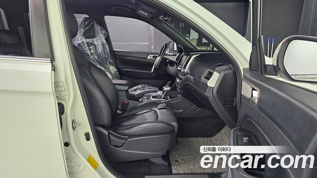 KG Mobility (SsangYong) Rexton Sports Khan Diesel 2.2 4WD Professional X (5-Link) 2019 — фото 12