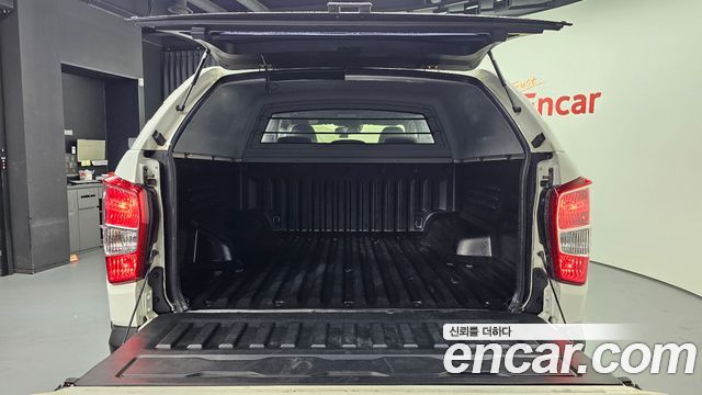 KG Mobility (SsangYong) Rexton Sports Khan Diesel 2.2 4WD Professional X (5-Link) 2019 — фото 20