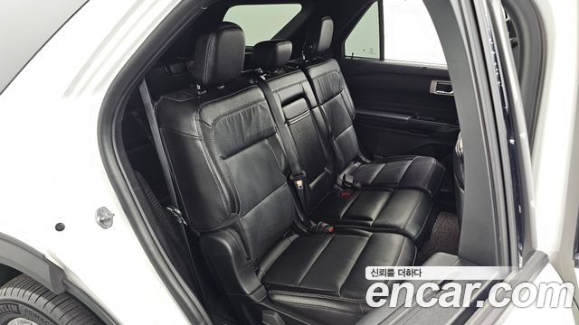 Ford Explorer (VI) 2.3 LimIted 4WD 2020 — фото 11