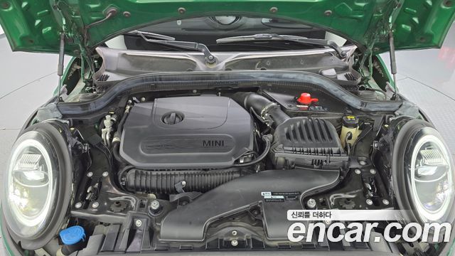 MINI Cooper S 5Door Standard 3rd 2020 — фото 6