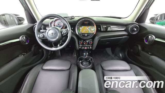 MINI Cooper S 5Door Standard 3rd 2020 — фото 7