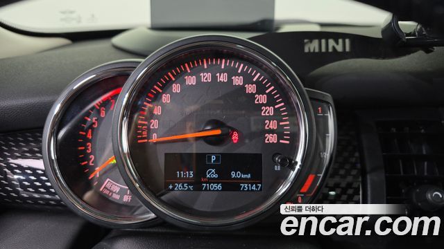 MINI Cooper S 5Door Standard 3rd 2020 — фото 8
