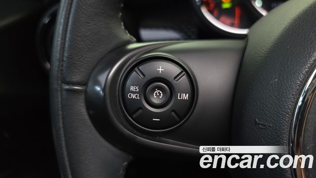 MINI Cooper S 5Door Standard 3rd 2020 — фото 15