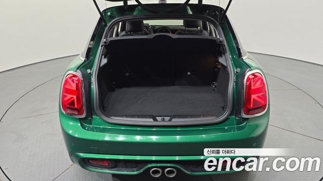 MINI Cooper S 5Door Standard 3rd 2020 — фото 17