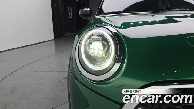 MINI Cooper S 5Door Standard 3rd 2020 — фото 22