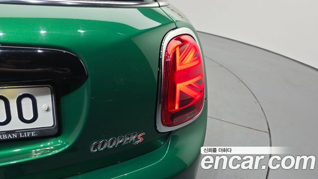 MINI Cooper S 5Door Standard 3rd 2020 — фото 23