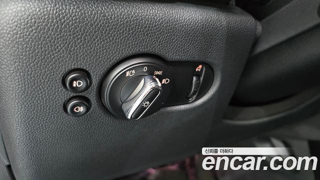 MINI Cooper S 5Door Standard 3rd 2020 — фото 27