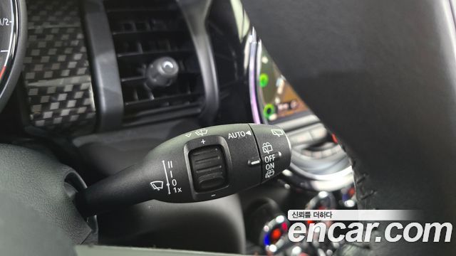 MINI Cooper S 5Door Standard 3rd 2020 — фото 28
