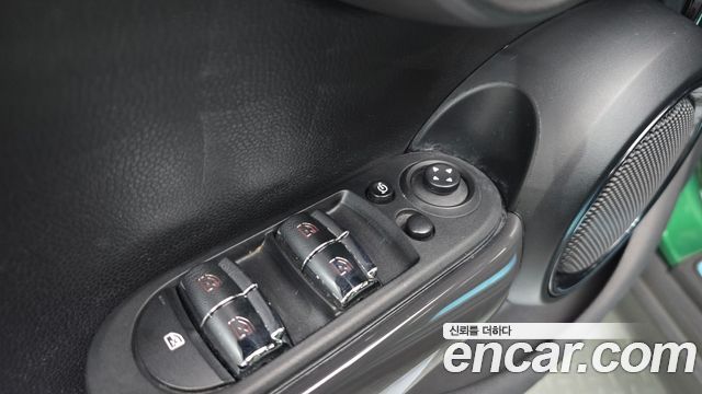 MINI Cooper S 5Door Standard 3rd 2020 — фото 29