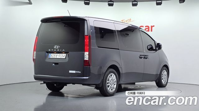 Hyundai Staria Cargo 5-Seater Modern 2023 — фото 2