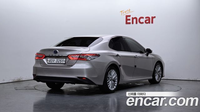 Toyota Camry (XV70) 2.5 XLE Hybrid 2019 — фото 2